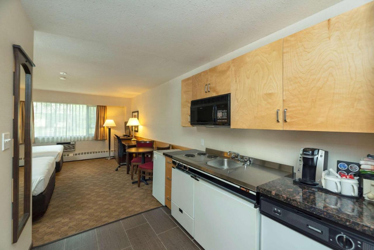 Prestige Riverside Lodge Quesnel Eksteriør bilde